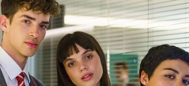 Paco León afirma que 'Élite' es "una mierda".