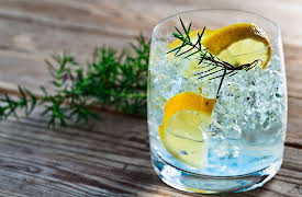 The Everyday Guide to Spirits and Cocktails: Tastes and Traditions: Vodka and Gin - The Cocktail Spirits