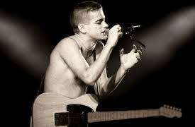 Rompan Todo: Rockens historia i Latinamerika: Rock på vårt eget språk