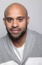 Lewis T. Powell som Quinn