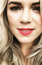 Hannah Macpherson som Director