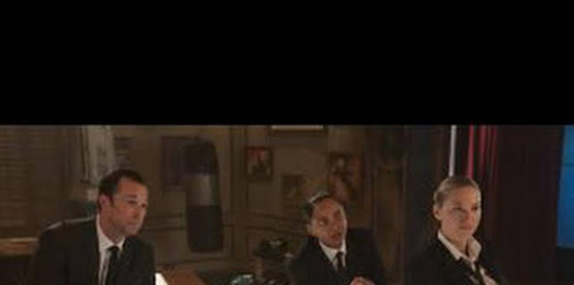 08:00: Las reglas del juego: Redención (T3): Ep.4 Golpe en el pueblo de los sableadores clónicos | Calle 13 | 12/23 2025