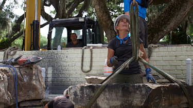 19:00: Insane Pools: Off the Deep End (S2 E1) (S2) | Animal Planet | 4/8 2026