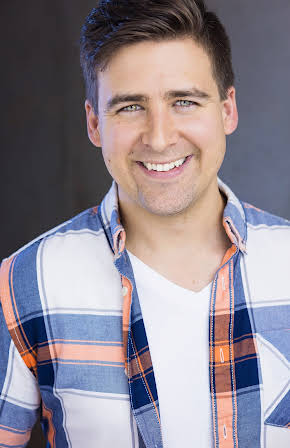 Zechariah Pierce as Waiter