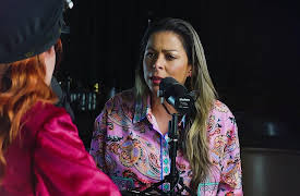 Indomables con Regina Carrot season-1: El enorme poder de las palabras, con Lourdes Stephen