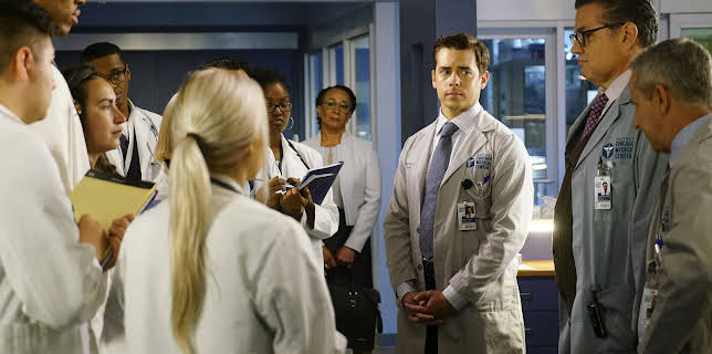 04:45: Chicago Med (S4 E1) (S4) | Viasat Series | 12/4 2025