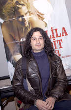 Ziad Doueiri som Director