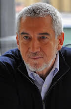 Dan Chisu som Yasmine's Father