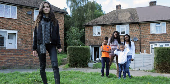 9:00 AM: Rich Kids Go Skint (S2 E2) (S2) | 5 Star | 11/28 2025