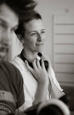 Tara Miele som Director