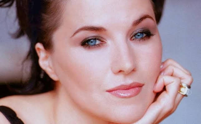Lucy Lawless