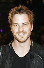 Robert Kazinsky como Orgrim