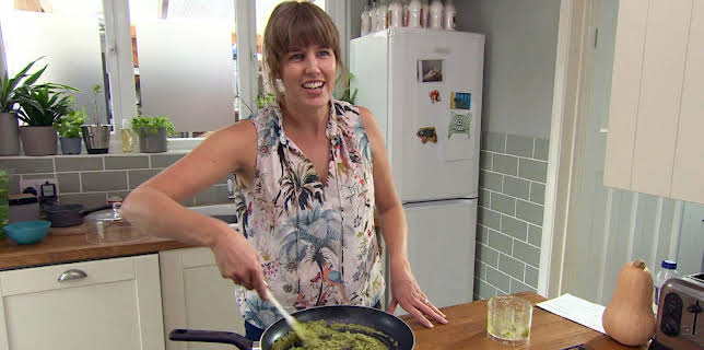 4:10 PM: Come Dine with Me | More 4 | 11/27 2025