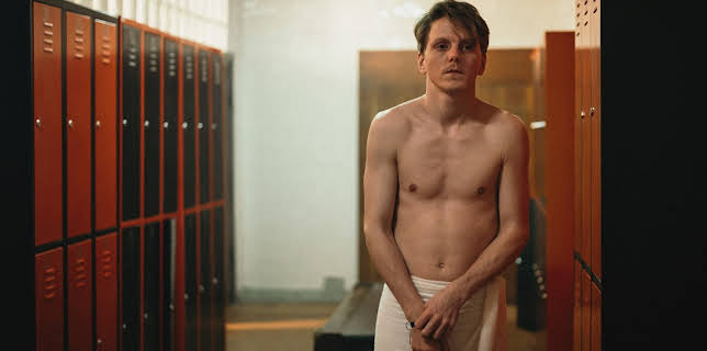 01:10: Ølhunden Berit: Sexklubben | NRK 2 | 11/17 2025