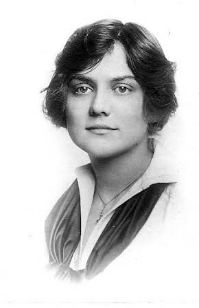 Minna Gombell as 