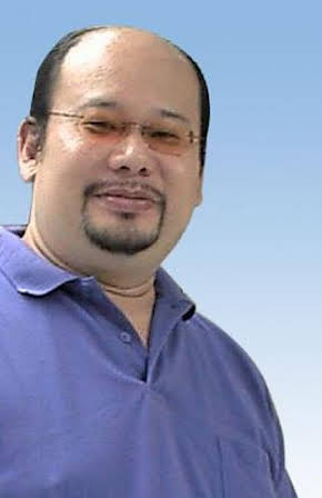 Courtney Wu as Car Park Security Guard