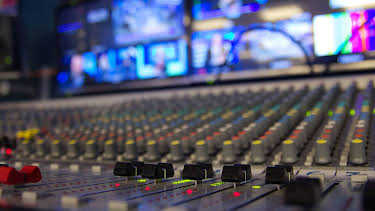 02:00: CNN Newsroom Sunday | CNN Int | 7/28 2025