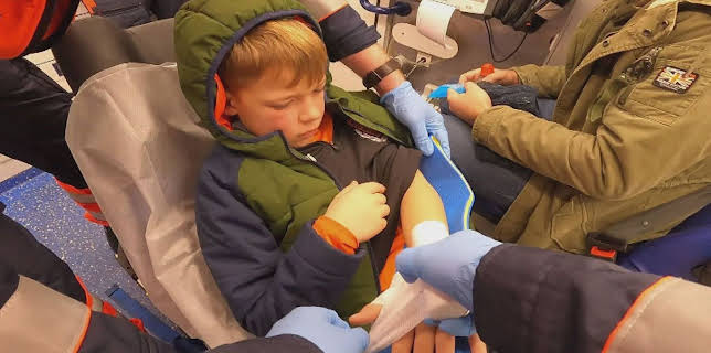 12:00: Lebensretter hautnah - Wenn jede Sekunde zählt | Sat1 | 12/5 2025