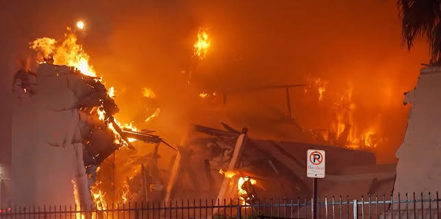 02:25: First on the Scene (S1 E4) (S1) | TV10 | 12/24 2025