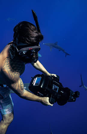 Keoni Tetawa Bowthorpe as Director