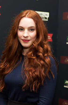 Kelly Campbell as 