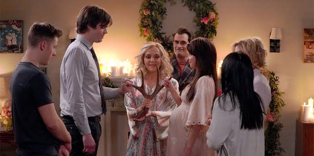 3:20 AM: Modern Family | E4 | 12/10 2025