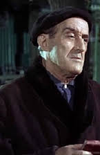 Erasmo Pascual como Jefe de estación