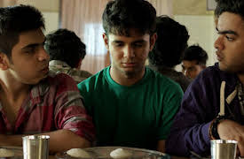 Laakhon Mein Ek: Pressure