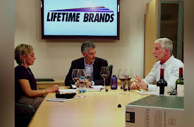 Invention Hunters: A Cut Above