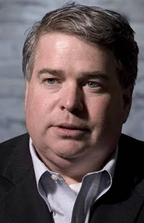 Dan Wetzel as 