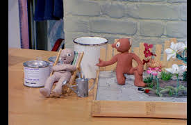 The Amazing Adventures of Morph Season 1: Swimming Pool in the Garden