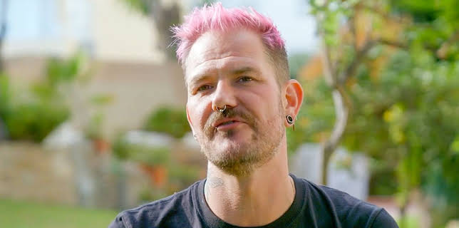 8:00 AM: Bargain-Loving Brits in the Sun (S8 E1) (S8) | 5 Star | 2/16 2026