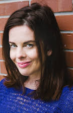 Julia Chantrey som Nina