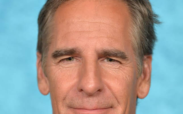 Scott Bakula