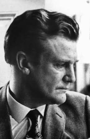 Donald Houston as Hydarnes