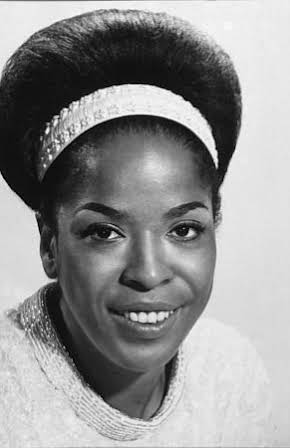 Della Reese as 