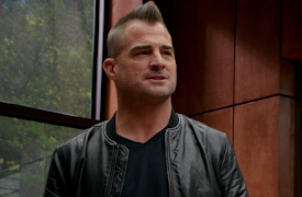 MacGyver, Season 1: Fish Scaler