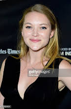 Madeleine Waters como 