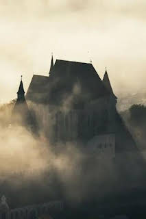 04:30: Transilvania: el reino de Drácula | Nat Geo Wild | 1/18 2026