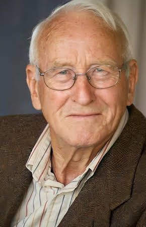 Len Crowther as Mr. Randall