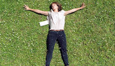 Auf der anderen Seite ist das Gras viel grüner