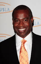 Phill Lewis som Dennis