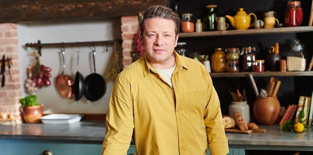 16:55: Jamie’s One Pan Wonders (S1 E4) (S1) | TV8 | 3/15 2026