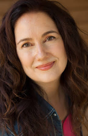 Julianne Buescher as 