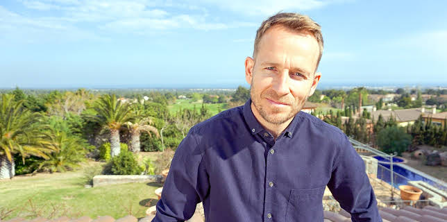 12:25 PM: A Place in the Sun | More 4 | 11/9 2025