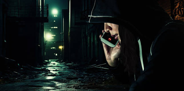 10:00 PM: A Killer Makes a Call (S1 E1) (S1) | Channel 5 | 12/17 2025