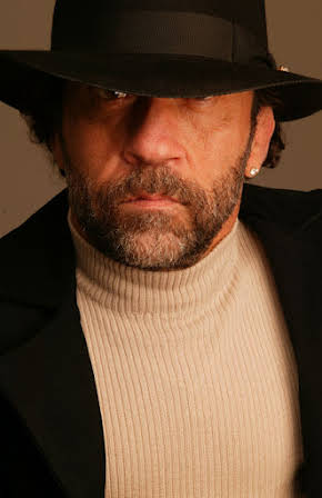 Phil Fondacaro as 