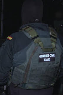 23:27: Control de fronteras: España: Episodio 15 | Discovery Max | 3/30 2026