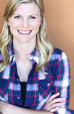 Jennifer Robertson som 