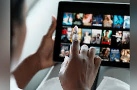 Introduction to Machine Learning: Recommendations with Three Types of Learning